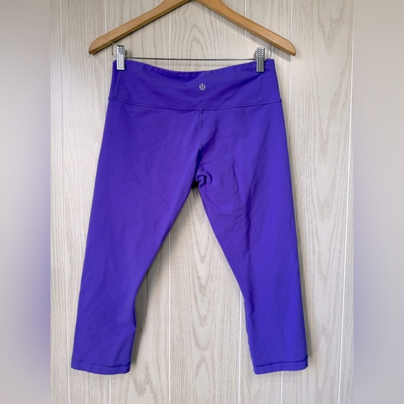 Lululemon Women's Wunder Under Crop Power Purple Size 8 EUC - Picture 3 of 3